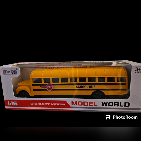 Die-Cast World Model School Bus Toy - Picture 2 of 8